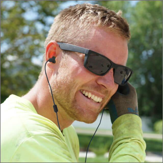 landscaping-happy-worker